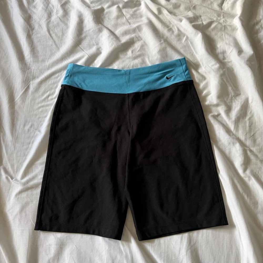 Nike bremuda length shorts biker size small blue and black Y2K